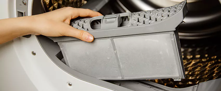Signs Of A Clogged Dryer Lint Trap in Friendswood, Texas